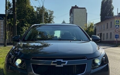 Chevrolet Cruze II, 2010 год, 830 000 рублей, 3 фотография