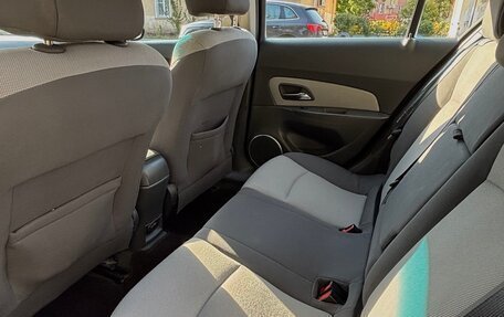 Chevrolet Cruze II, 2010 год, 830 000 рублей, 12 фотография