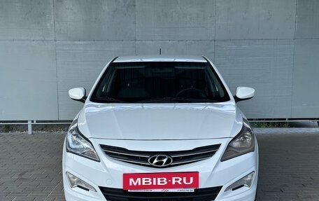 Hyundai Solaris II рестайлинг, 2015 год, 1 020 000 рублей, 2 фотография