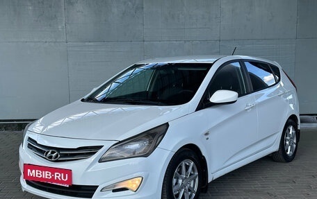 Hyundai Solaris II рестайлинг, 2015 год, 1 020 000 рублей, 3 фотография