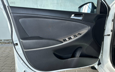 Hyundai Solaris II рестайлинг, 2015 год, 1 020 000 рублей, 16 фотография