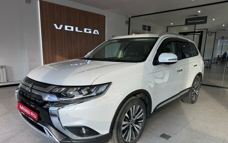 Mitsubishi Outlander III рестайлинг 3, 2019 год, 2 500 000 рублей, 1 фотография