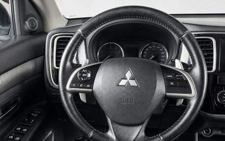 Mitsubishi Outlander III рестайлинг 3, 2013 год, 1 379 000 рублей, 9 фотография