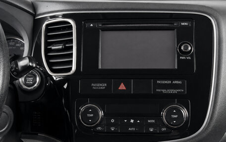 Mitsubishi Outlander III рестайлинг 3, 2013 год, 1 379 000 рублей, 13 фотография