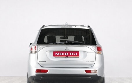 Mitsubishi Outlander III рестайлинг 3, 2013 год, 1 379 000 рублей, 6 фотография