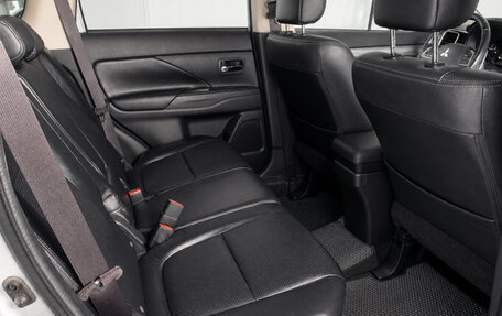 Mitsubishi Outlander III рестайлинг 3, 2013 год, 1 379 000 рублей, 18 фотография