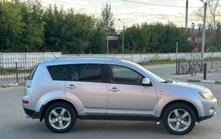 Mitsubishi Outlander III рестайлинг 3, 2007 год, 690 000 рублей, 7 фотография