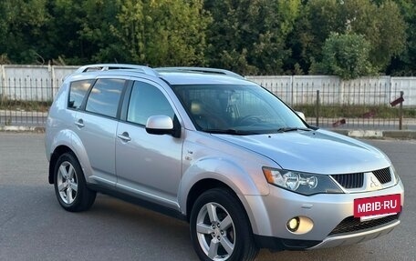 Mitsubishi Outlander III рестайлинг 3, 2007 год, 690 000 рублей, 4 фотография