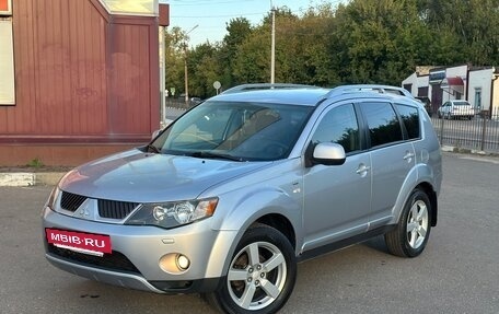 Mitsubishi Outlander III рестайлинг 3, 2007 год, 690 000 рублей, 2 фотография