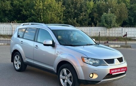 Mitsubishi Outlander III рестайлинг 3, 2007 год, 690 000 рублей, 5 фотография