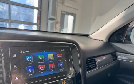 Mitsubishi Outlander III рестайлинг 3, 2019 год, 2 500 000 рублей, 16 фотография
