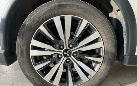 Mitsubishi Outlander III рестайлинг 3, 2019 год, 2 500 000 рублей, 27 фотография