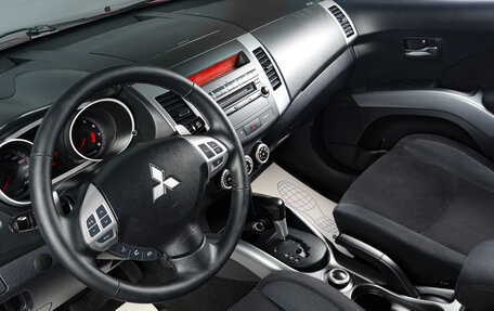 Mitsubishi Outlander III рестайлинг 3, 2008 год, 1 099 000 рублей, 8 фотография