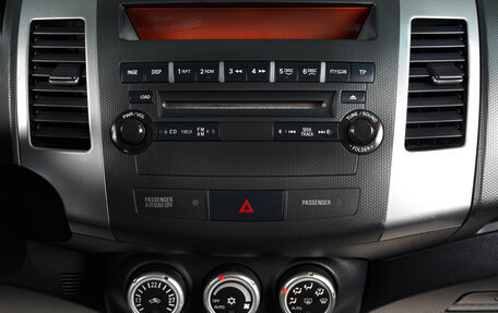 Mitsubishi Outlander III рестайлинг 3, 2008 год, 1 099 000 рублей, 17 фотография