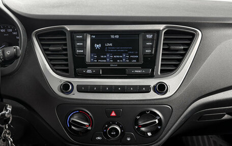 Hyundai Solaris II рестайлинг, 2017 год, 1 039 000 рублей, 16 фотография