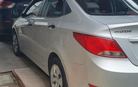 Hyundai Solaris II рестайлинг, 2015 год, 1 190 000 рублей, 2 фотография
