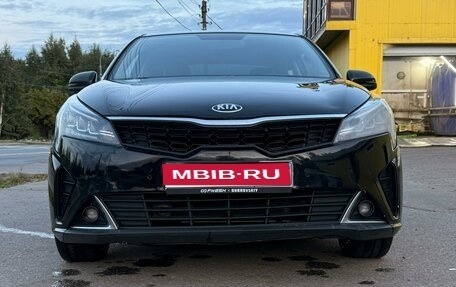 KIA Rio IV, 2021 год, 1 050 000 рублей, 1 фотография