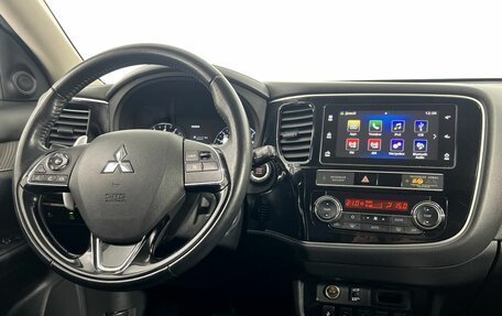 Mitsubishi Outlander III рестайлинг 3, 2019 год, 2 350 000 рублей, 12 фотография