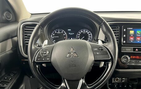 Mitsubishi Outlander III рестайлинг 3, 2019 год, 2 350 000 рублей, 13 фотография
