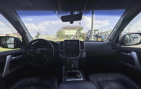 Toyota Land Cruiser 200, 2018 год, 4 940 000 рублей, 10 фотография