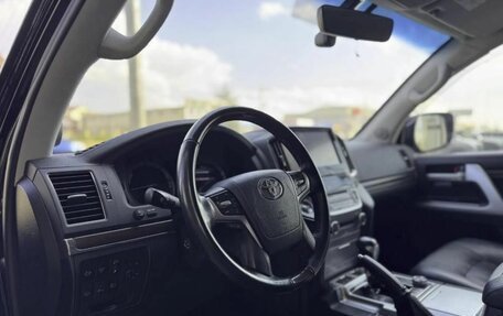 Toyota Land Cruiser 200, 2018 год, 4 940 000 рублей, 9 фотография
