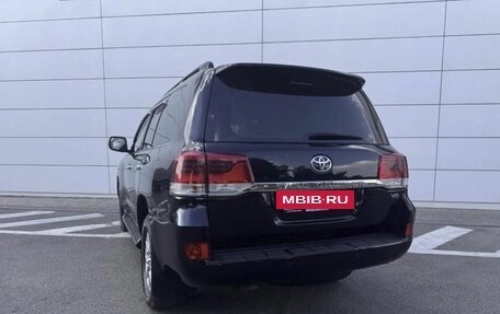 Toyota Land Cruiser 200, 2018 год, 4 940 000 рублей, 7 фотография