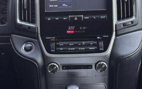 Toyota Land Cruiser 200, 2018 год, 4 940 000 рублей, 11 фотография