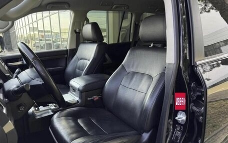 Toyota Land Cruiser 200, 2018 год, 4 940 000 рублей, 13 фотография