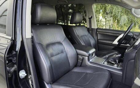 Toyota Land Cruiser 200, 2018 год, 4 940 000 рублей, 14 фотография