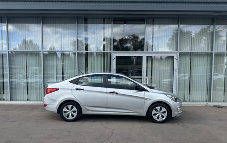 Hyundai Solaris II рестайлинг, 2015 год, 825 000 рублей, 4 фотография