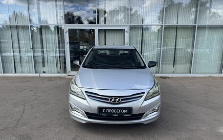 Hyundai Solaris II рестайлинг, 2015 год, 825 000 рублей, 2 фотография