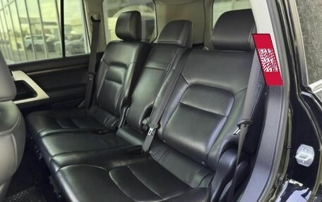 Toyota Land Cruiser 200, 2018 год, 4 940 000 рублей, 15 фотография