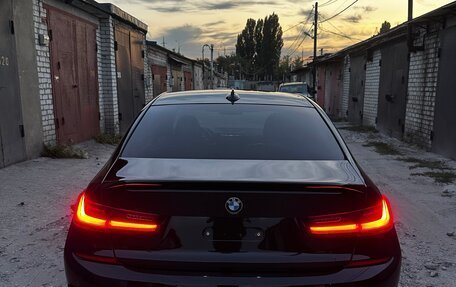 BMW 3 серия, 2019 год, 2 700 000 рублей, 1 фотография