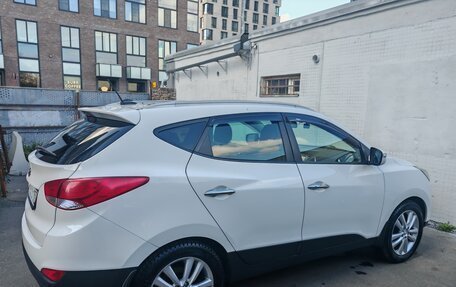 Hyundai ix35 I рестайлинг, 2011 год, 980 000 рублей, 2 фотография