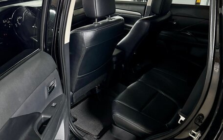 Mitsubishi Outlander III рестайлинг 3, 2013 год, 1 190 000 рублей, 13 фотография