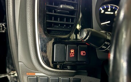 Mitsubishi Outlander III рестайлинг 3, 2013 год, 1 190 000 рублей, 17 фотография