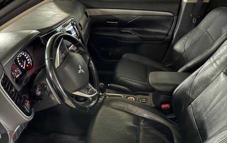 Mitsubishi Outlander III рестайлинг 3, 2013 год, 1 190 000 рублей, 23 фотография