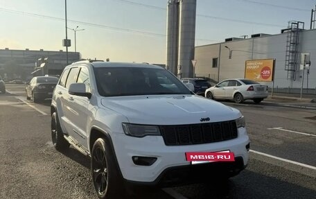 Jeep Grand Cherokee, 2017 год, 4 000 000 рублей, 6 фотография