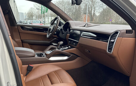 Porsche Cayenne III, 2020 год, 17 400 000 рублей, 7 фотография