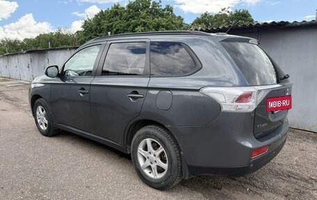 Mitsubishi Outlander III рестайлинг 3, 2013 год, 1 380 000 рублей, 4 фотография