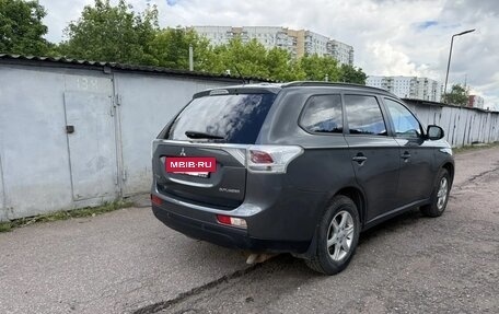 Mitsubishi Outlander III рестайлинг 3, 2013 год, 1 380 000 рублей, 5 фотография