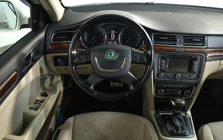 Skoda Superb III рестайлинг, 2012 год, 899 000 рублей, 10 фотография