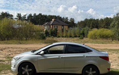Hyundai Solaris II рестайлинг, 2015 год, 900 000 рублей, 1 фотография