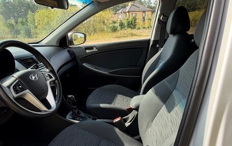 Hyundai Solaris II рестайлинг, 2015 год, 900 000 рублей, 13 фотография
