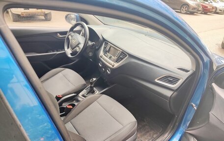 Hyundai Solaris II рестайлинг, 2018 год, 840 000 рублей, 3 фотография
