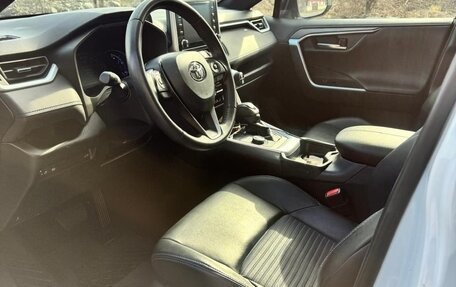 Toyota RAV4, 2021 год, 3 200 000 рублей, 15 фотография