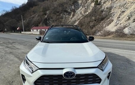 Toyota RAV4, 2021 год, 3 200 000 рублей, 4 фотография