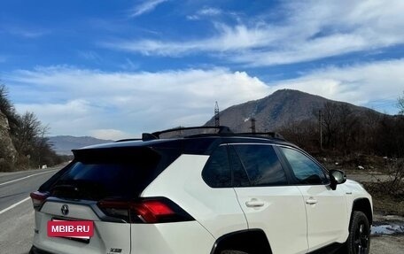 Toyota RAV4, 2021 год, 3 200 000 рублей, 3 фотография