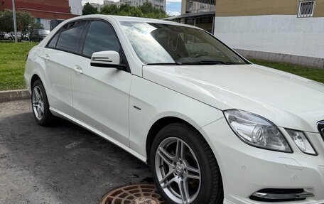 Mercedes-Benz E-Класс, 2011 год, 1 500 000 рублей, 2 фотография