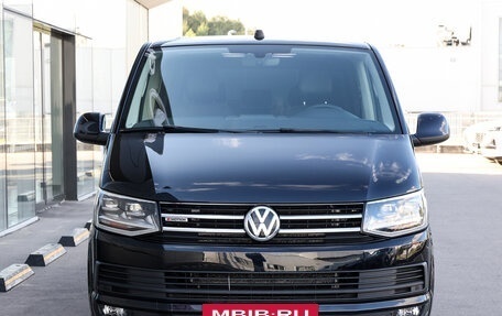 Volkswagen Multivan T6 рестайлинг, 2019 год, 4 998 000 рублей, 2 фотография
